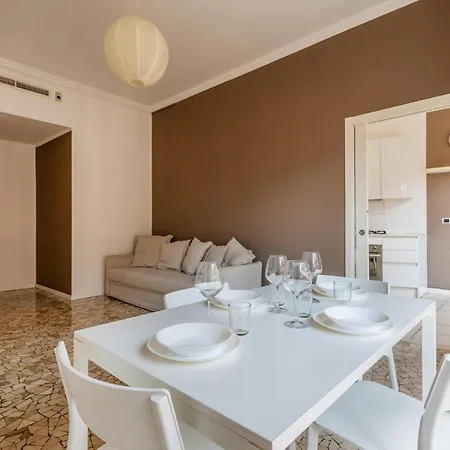 Spacious And Elegant House In Brera By Easylife * ميلان