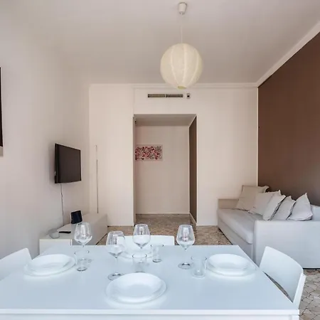 Spacious And Elegant House In Brera By Easylife * ميلان